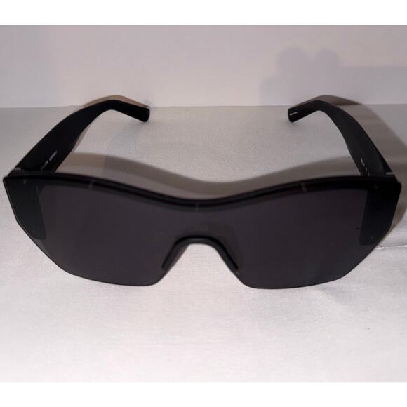 NWT Alo Yoga Stunner Sunglasses Matte Black – Brand New with Case & Bag
